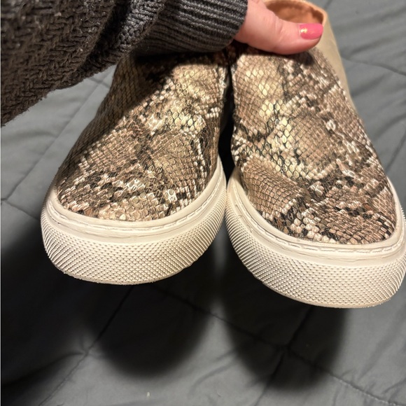 HEY DUDE Snake Skin Brown and Pink Slip-On Loafer Shoes Women’s Size 10 - Picture 5 of 7